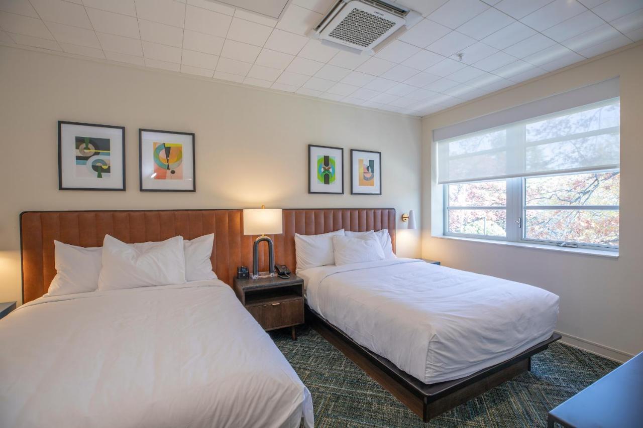 The Holbrook Hotel Danville Bagian luar foto
