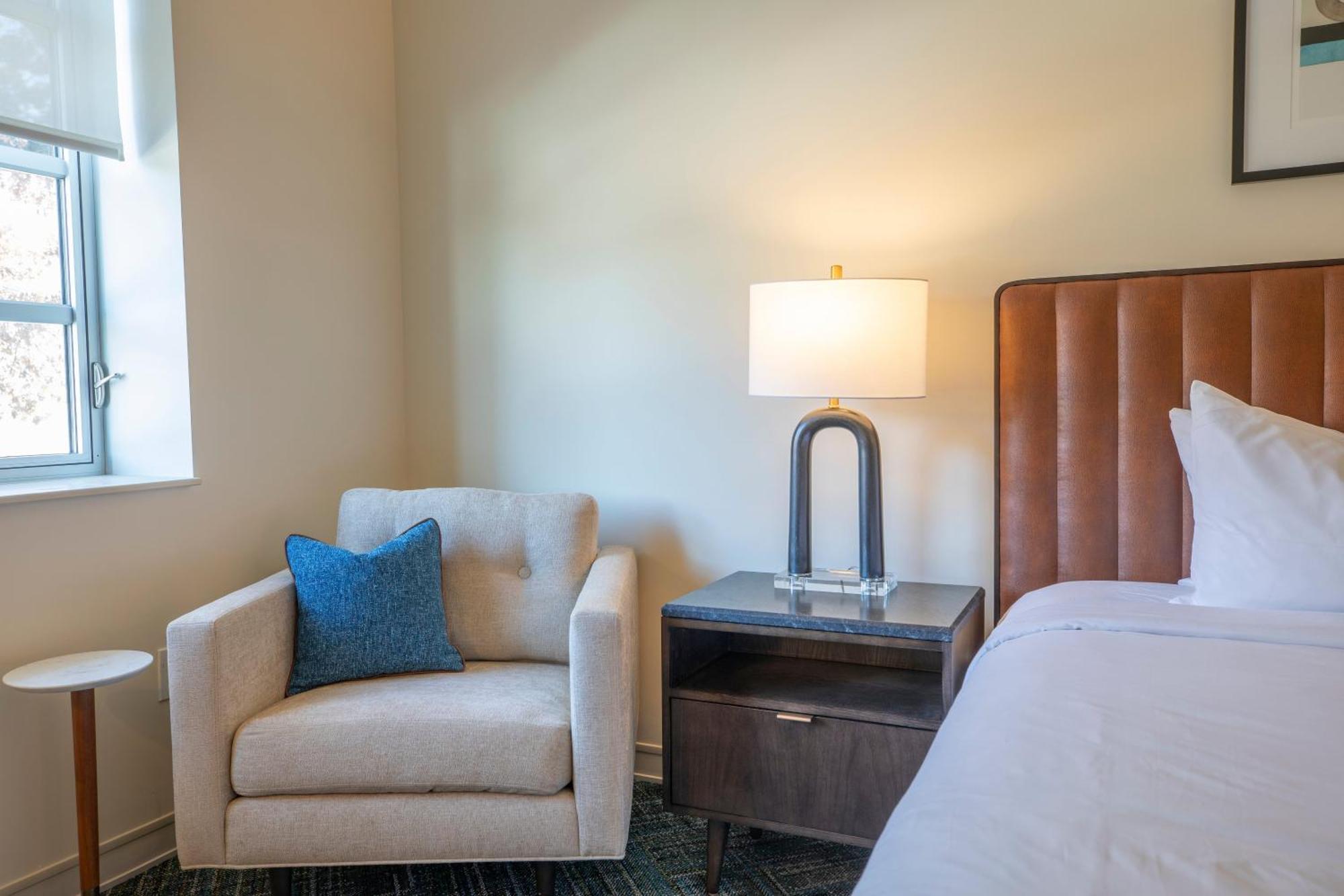The Holbrook Hotel Danville Bagian luar foto